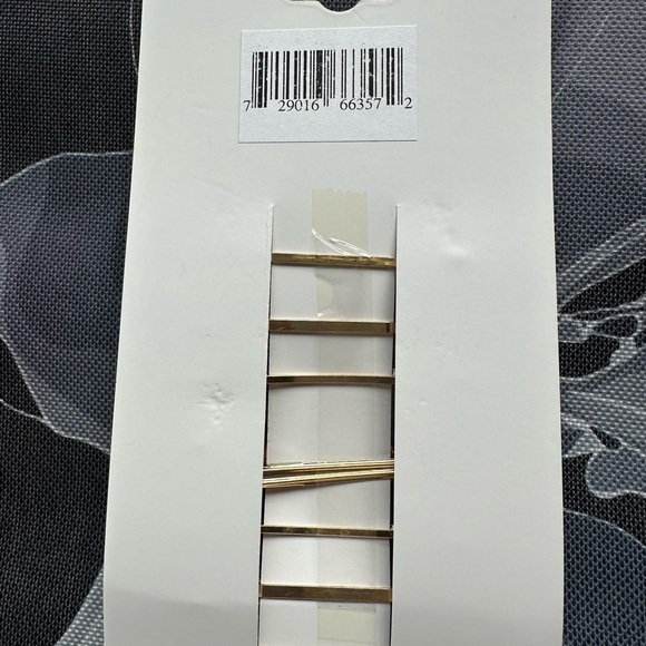 Nicole Miller 7 piece Pearl and Gold Hair Clip Set - Picture 4 of 4